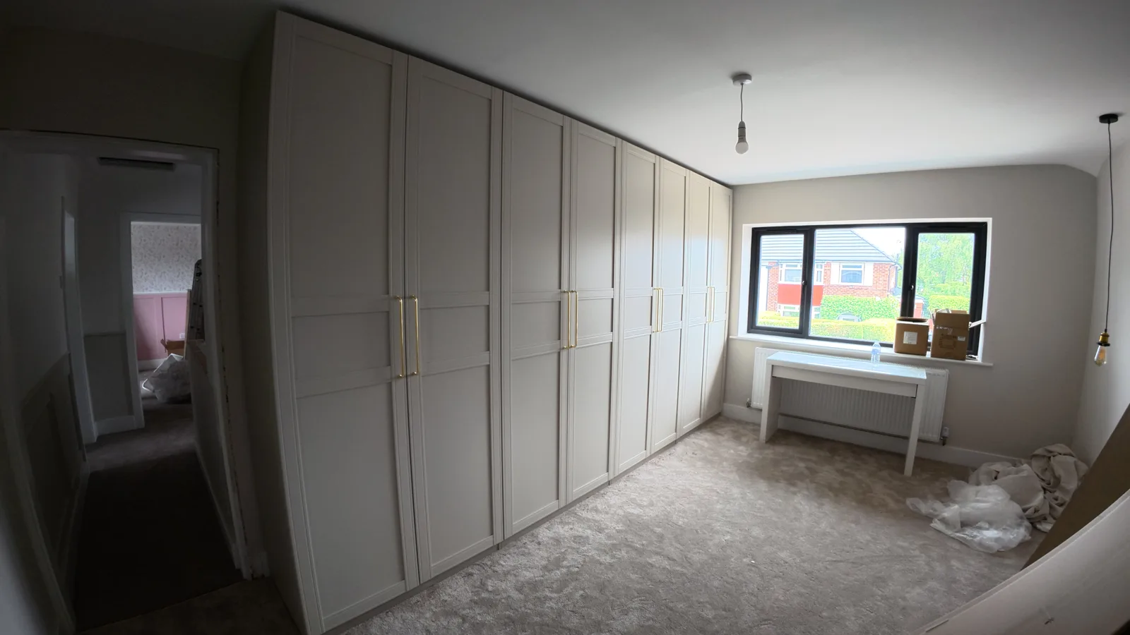 Bespoke fitted wardrobes — closed